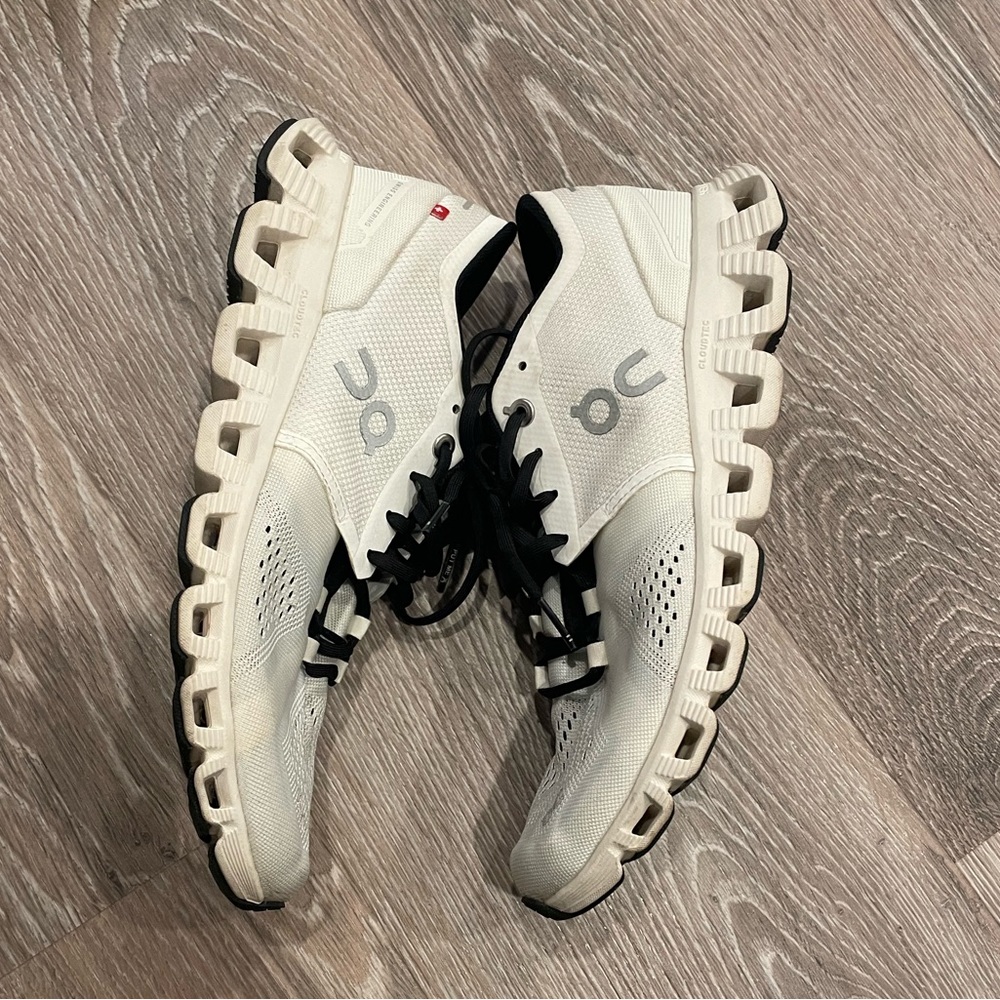 OnRunning Running/workout shoes